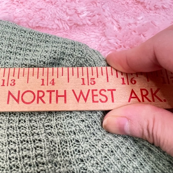 Saks Fifth Avenue Silk / Cashmere Blend Sweater Women’s Rib Knit Green Sz S EUC - Picture 11 of 11